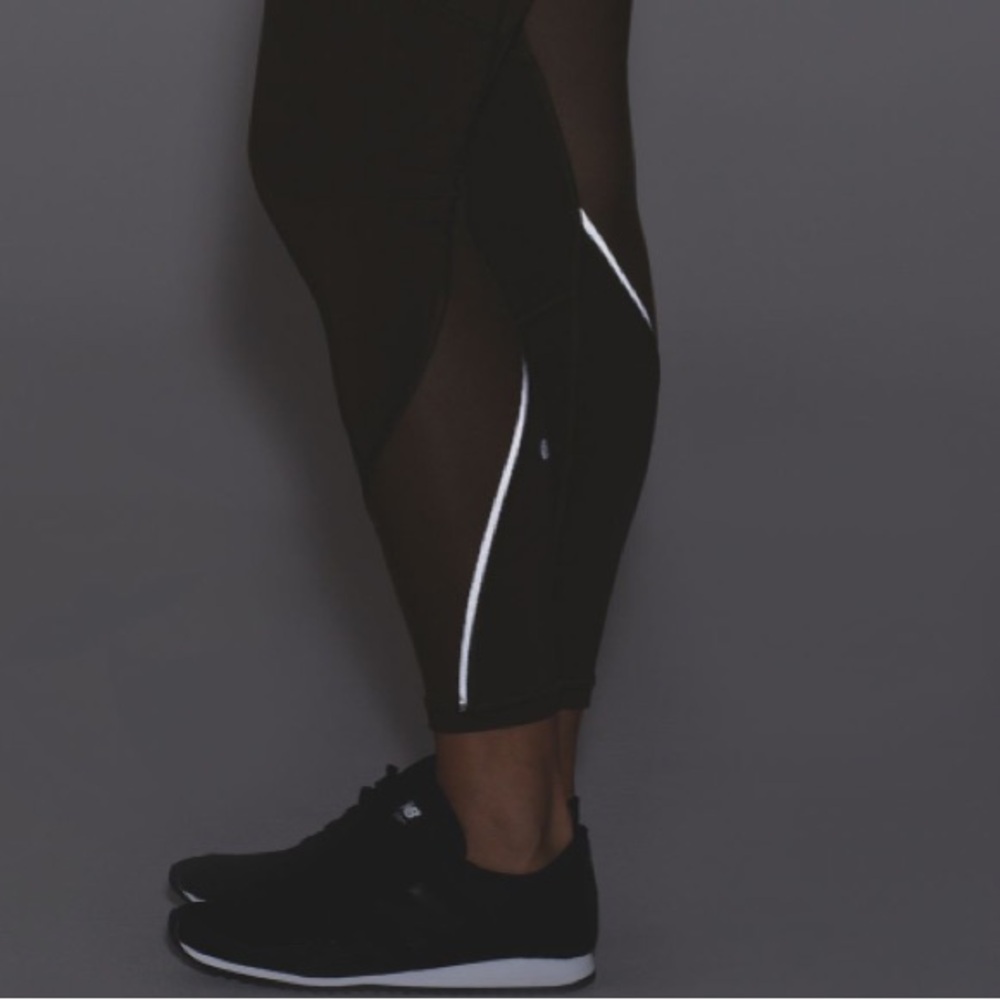 Green lululemon outrun leggings - Picture 2 of 8